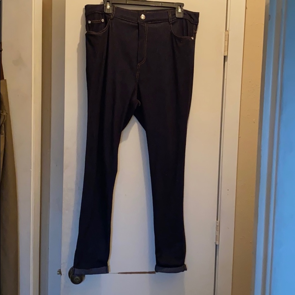 Women’s dark blue jeggings